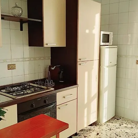 Lg House Apartment